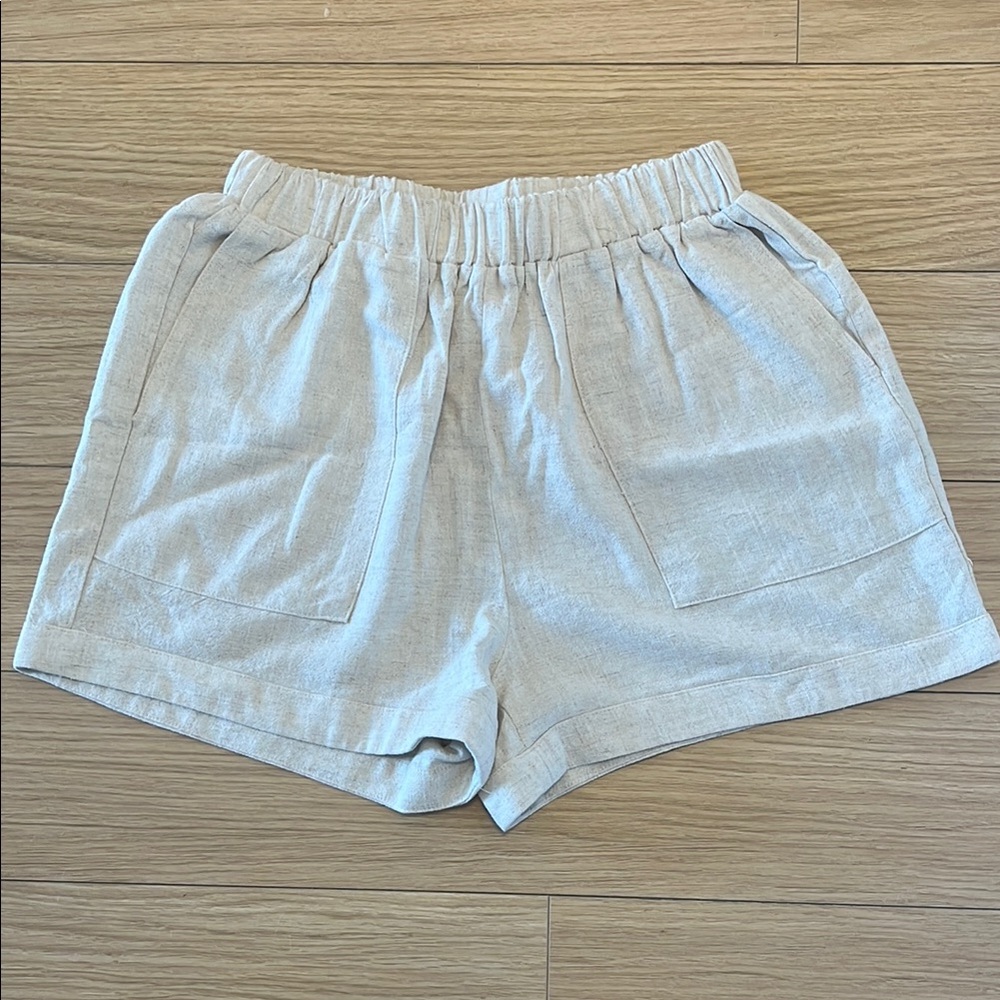 LIKE NEW! Women's Linen blended Shorts Sz Small